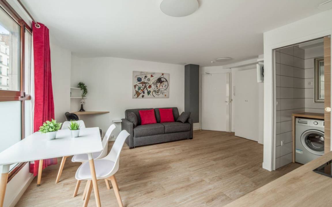 Photo of Livingroom in Quartier de la Folie-Mericourt