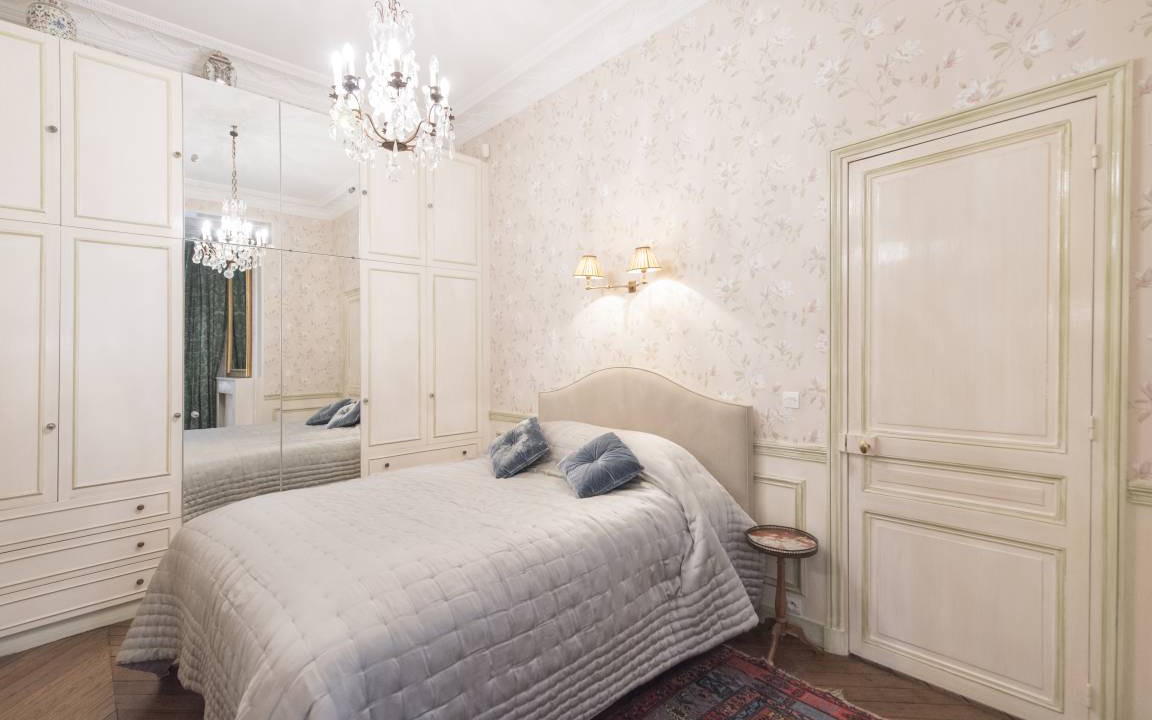 Photo of Bedroom in Chaillot