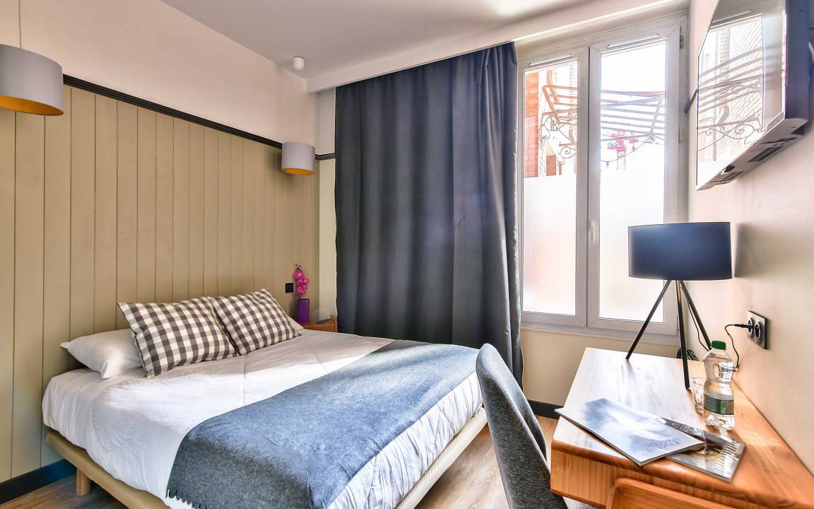 Photo of Bedroom in Asnieres-sur-Seine