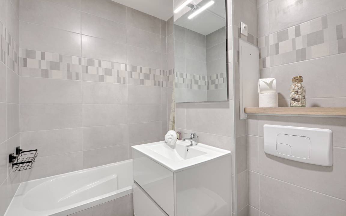 Photo of Bathroom in Chenevier-Demenitroux