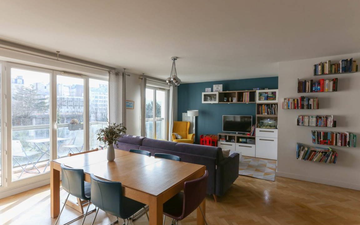 Photo of Livingroom in Combat