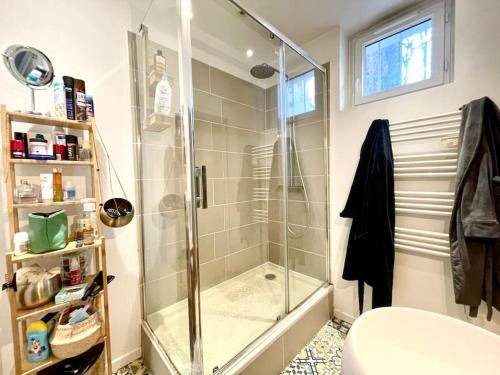 Photo of Bathroom in Asnieres-sur-Seine