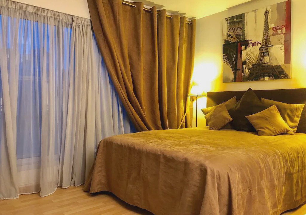 Photo of Bedroom in Chaillot