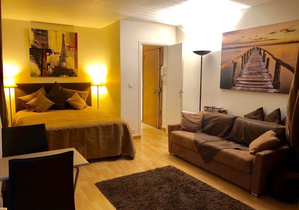 Photo of Livingroom in Chaillot