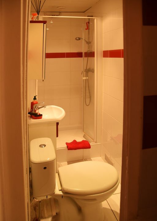Photo of Bathroom in Combat