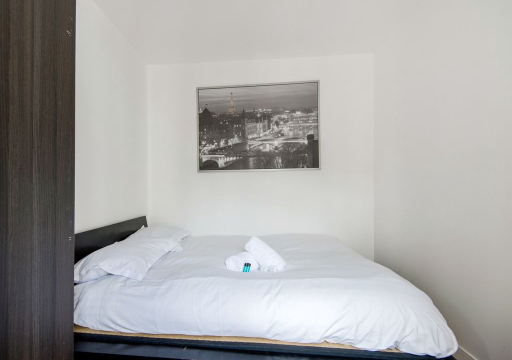 Photo of Bedroom in Republique–Point-du-Jour