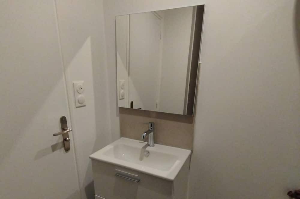 Photo of Bathroom in Neuilly-Plaisance