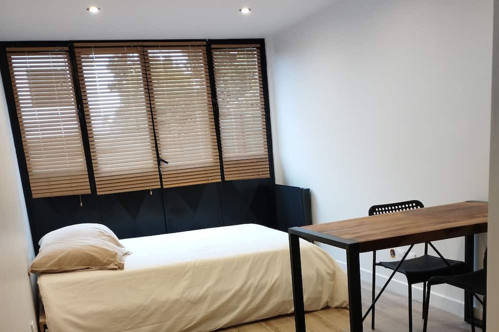 Photo of Bedroom in Neuilly-Plaisance