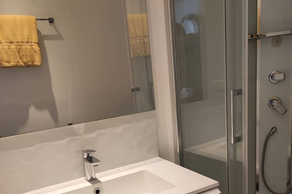 Photo of Bathroom in Garches
