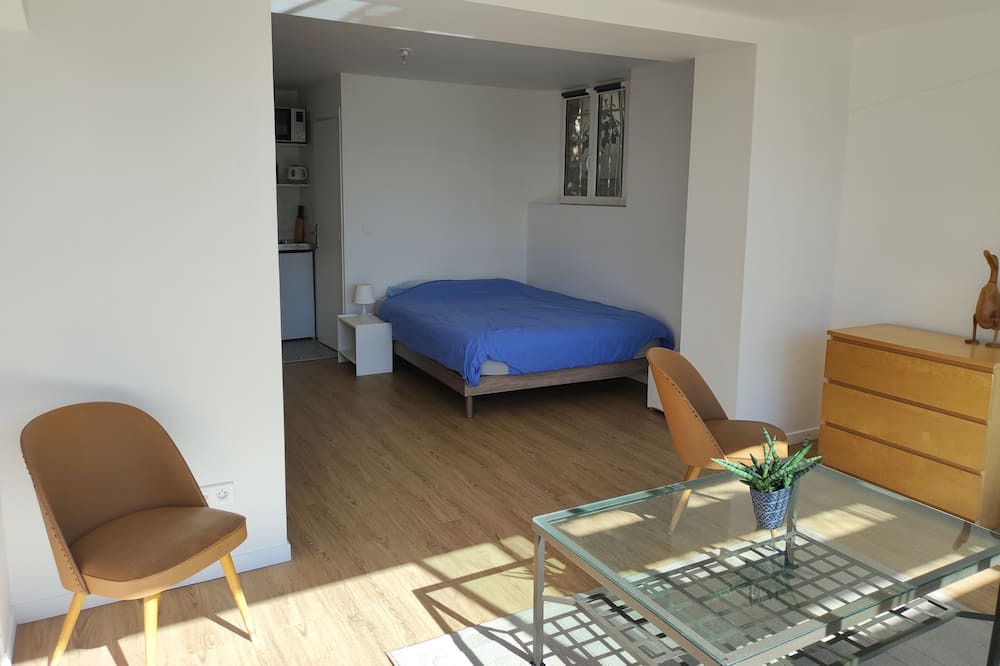 Photo of Bedroom in Garches