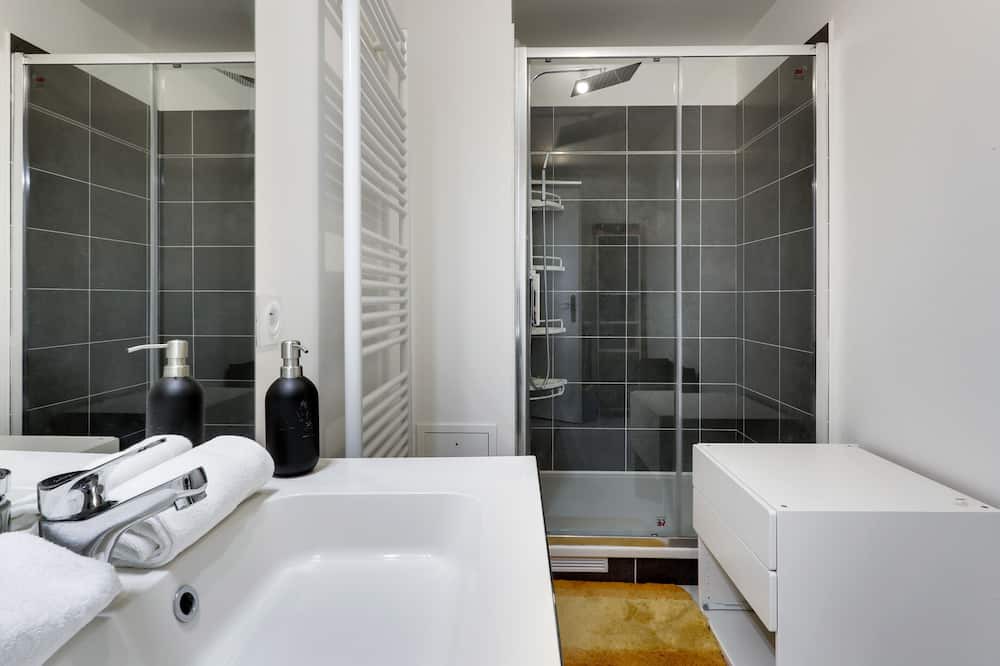 Photo of Bathroom in Neuilly-sur-Marne
