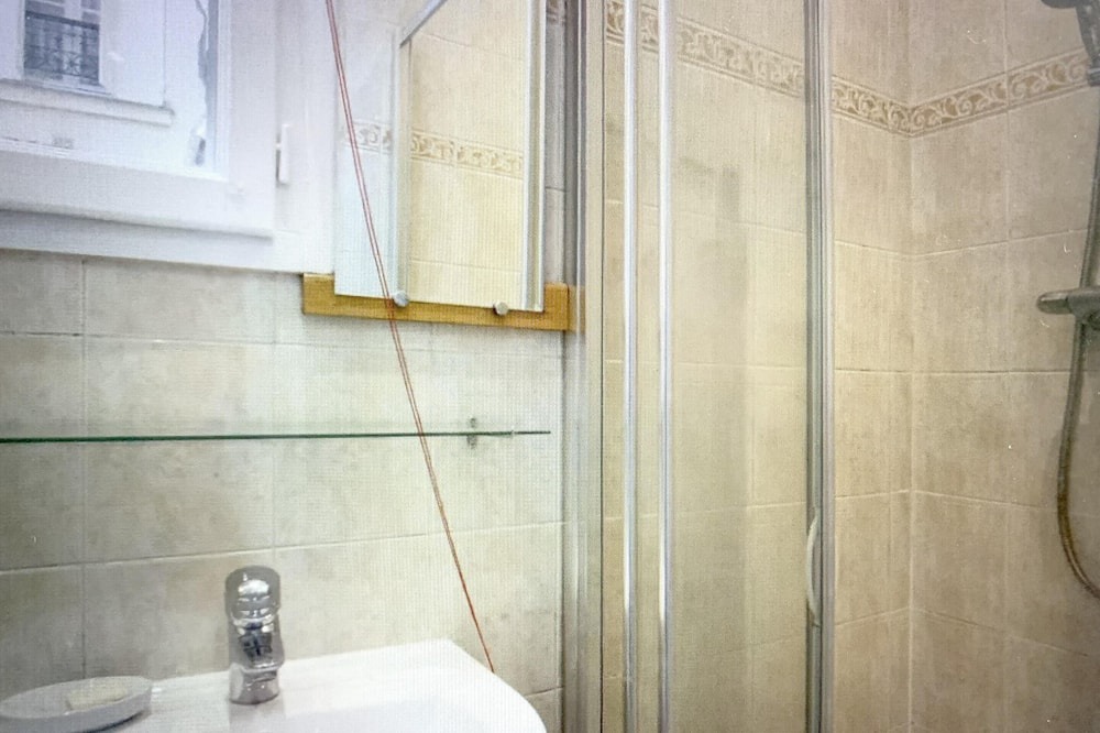 Photo of Bathroom in Passy