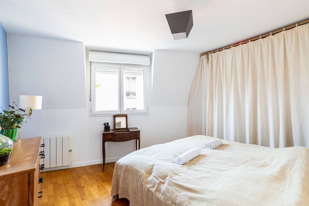Photo of Bedroom in Les Lilas