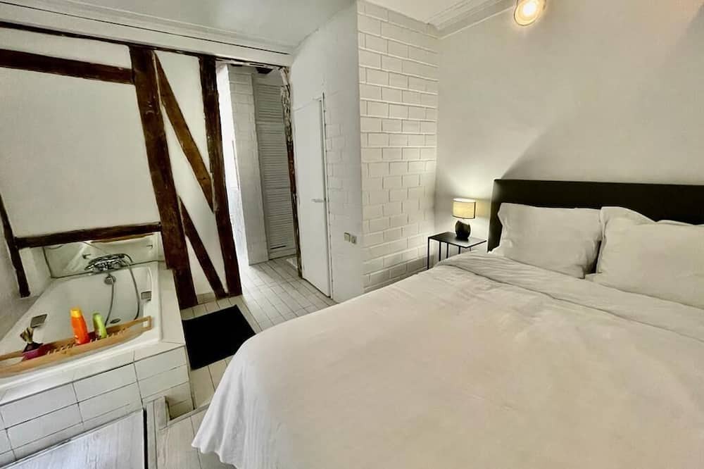 Photo of Bedroom in Quartier de la Place-Vendome