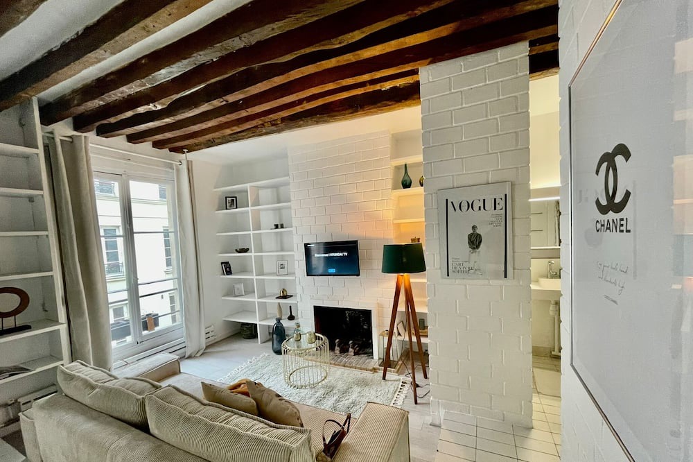 Photo of Livingroom in Quartier de la Place-Vendome