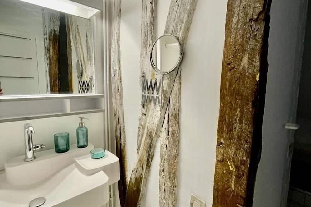 Photo of Bathroom in Quartier de la Place-Vendome