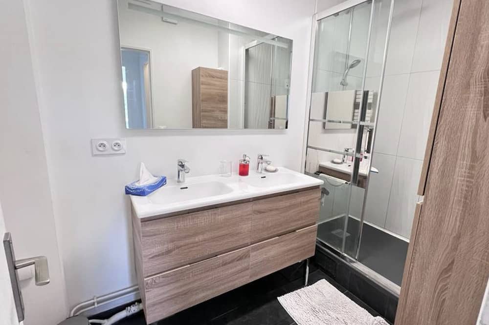 Photo of Bathroom in Neuilly-sur-Marne
