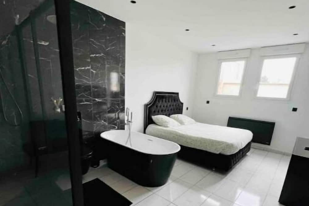 Photo of Bedroom in Livry-Gargan