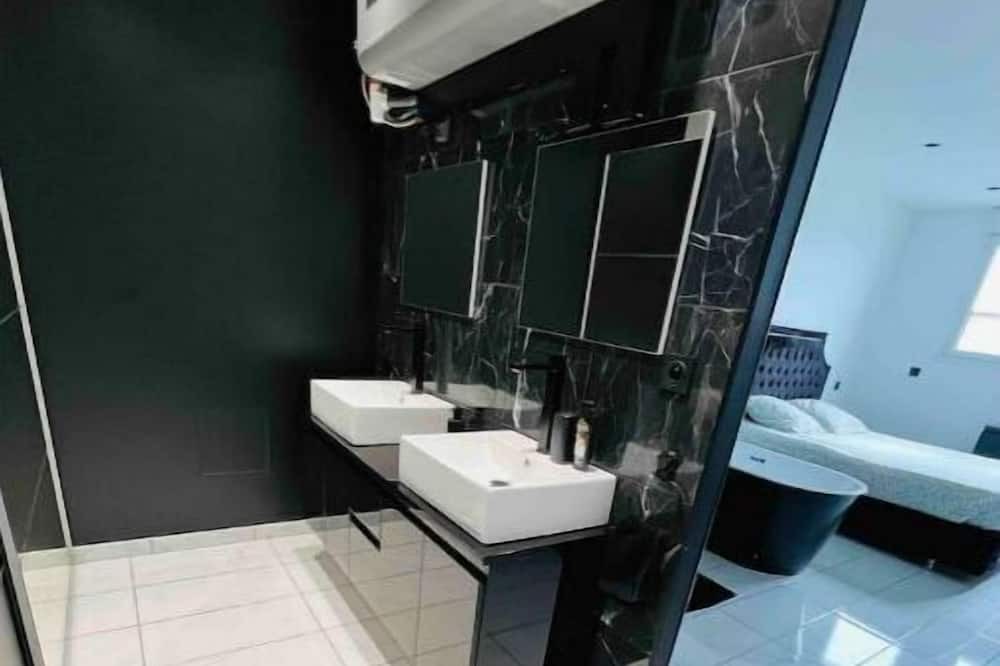 Photo of Bathroom in Livry-Gargan