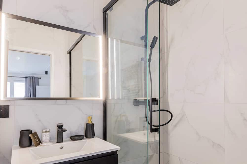 Photo of Bathroom in Chaillot