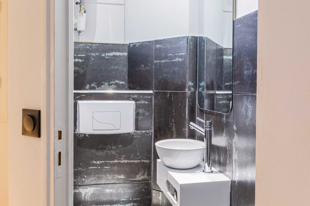 Photo of Bathroom in Chaillot
