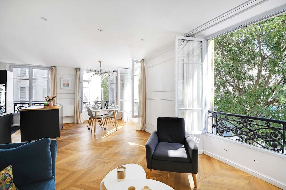 Photo of Livingroom in Enfants-Rouges