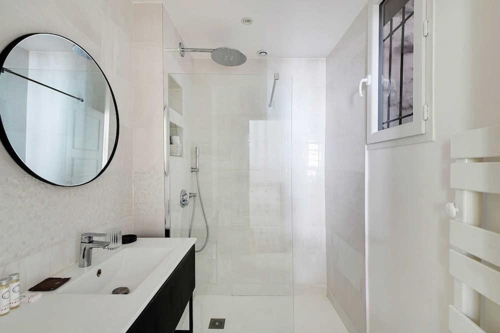 Photo of Bathroom in Enfants-Rouges