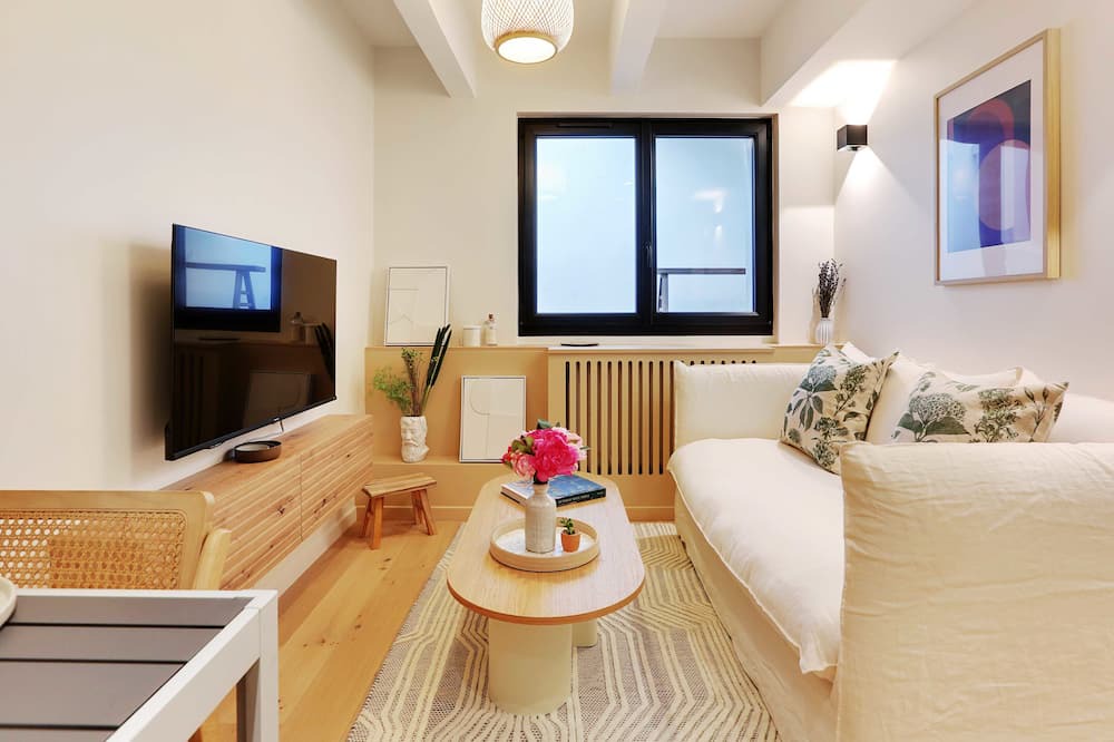 Photo of Livingroom in 16th Arrondissement