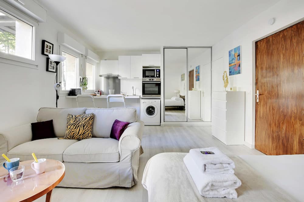 Photo of Livingroom in Combat