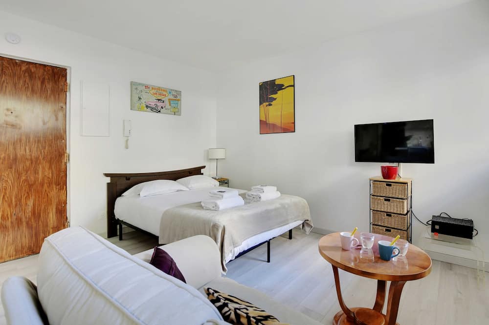Photo of Bedroom in Combat