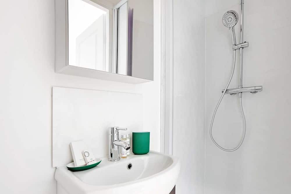 Photo of Bathroom in Saint-Lambert