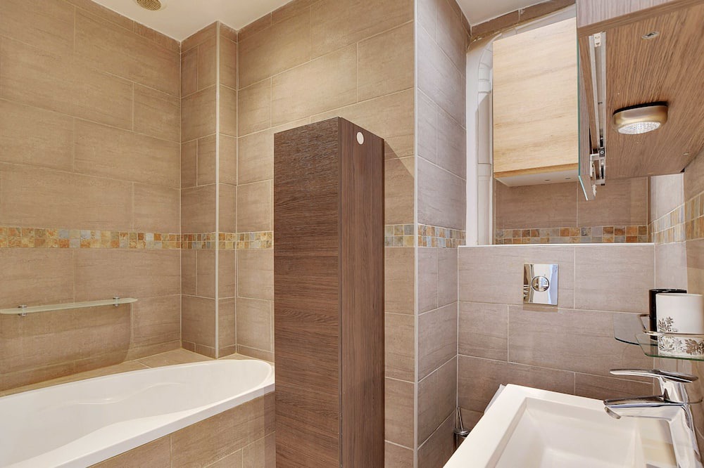 Photo of Bathroom in 16th Arrondissement