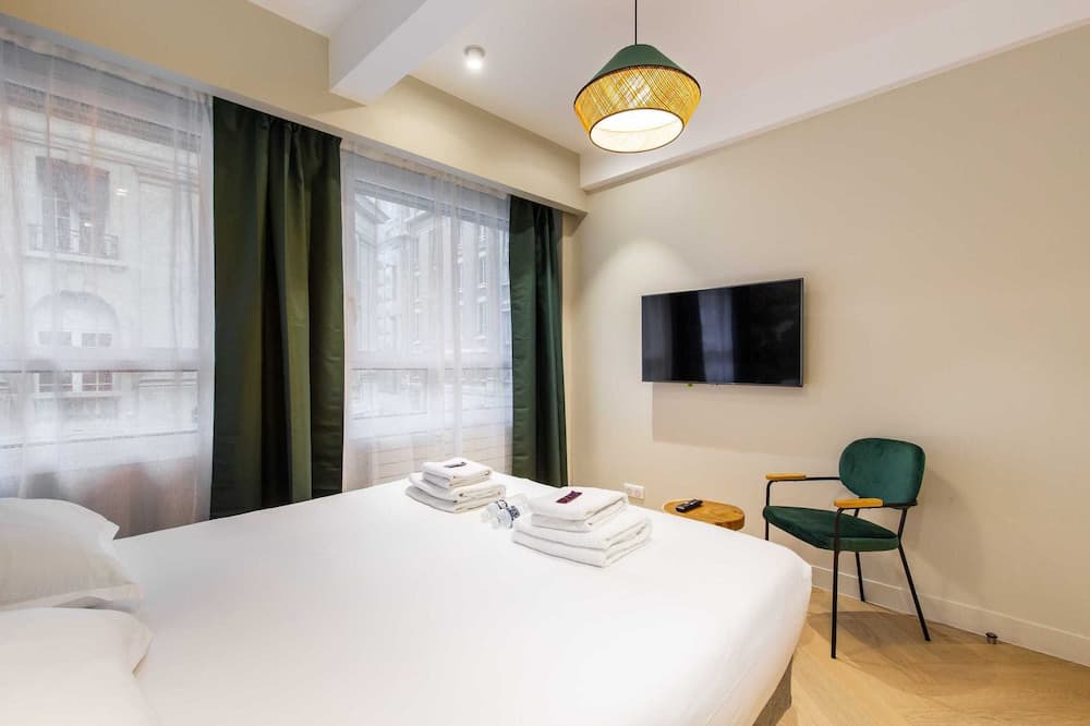 Photo of Bedroom in 16th Arrondissement
