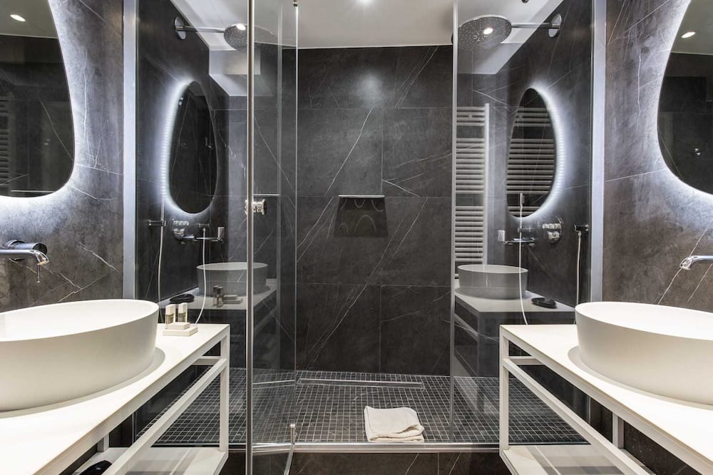 Photo of Bathroom in 16th Arrondissement