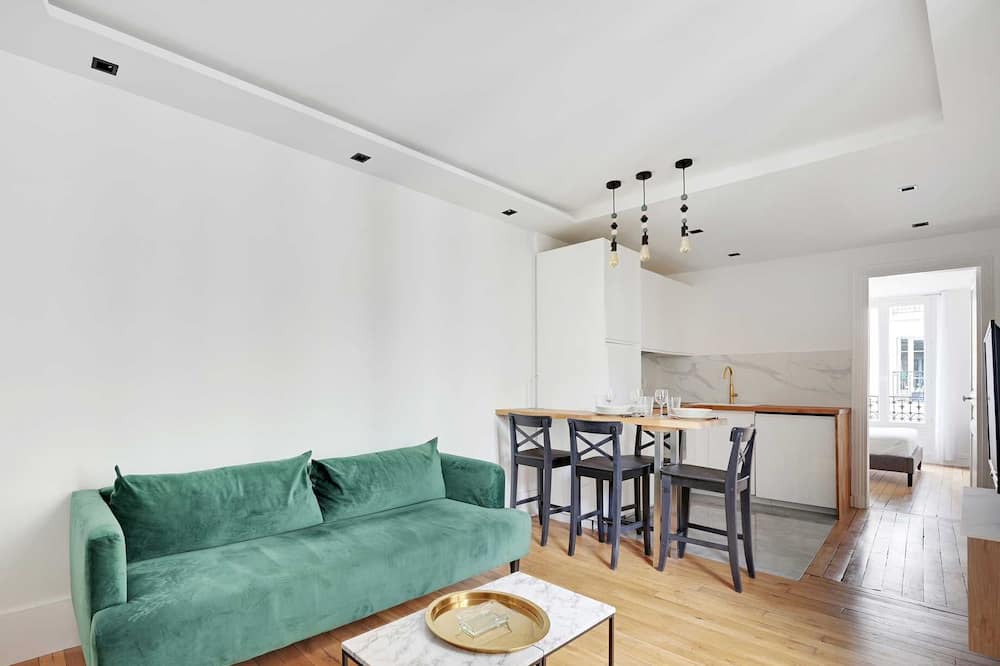Photo of Livingroom in Clignancourt