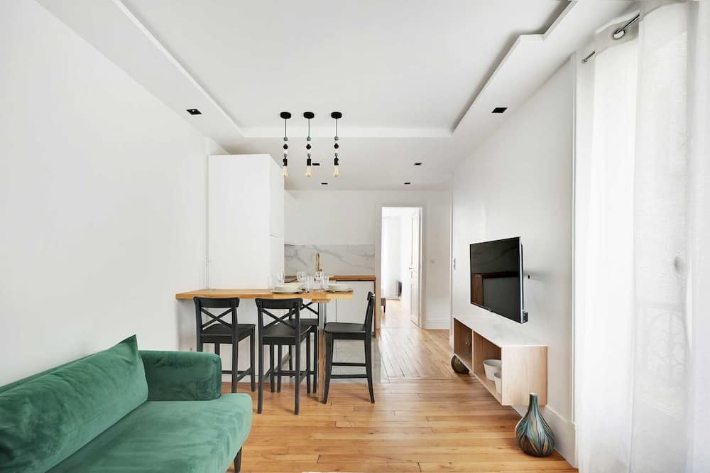 Photo of Livingroom in Clignancourt