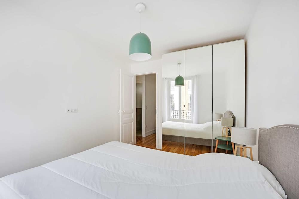 Photo of Bedroom in Clignancourt