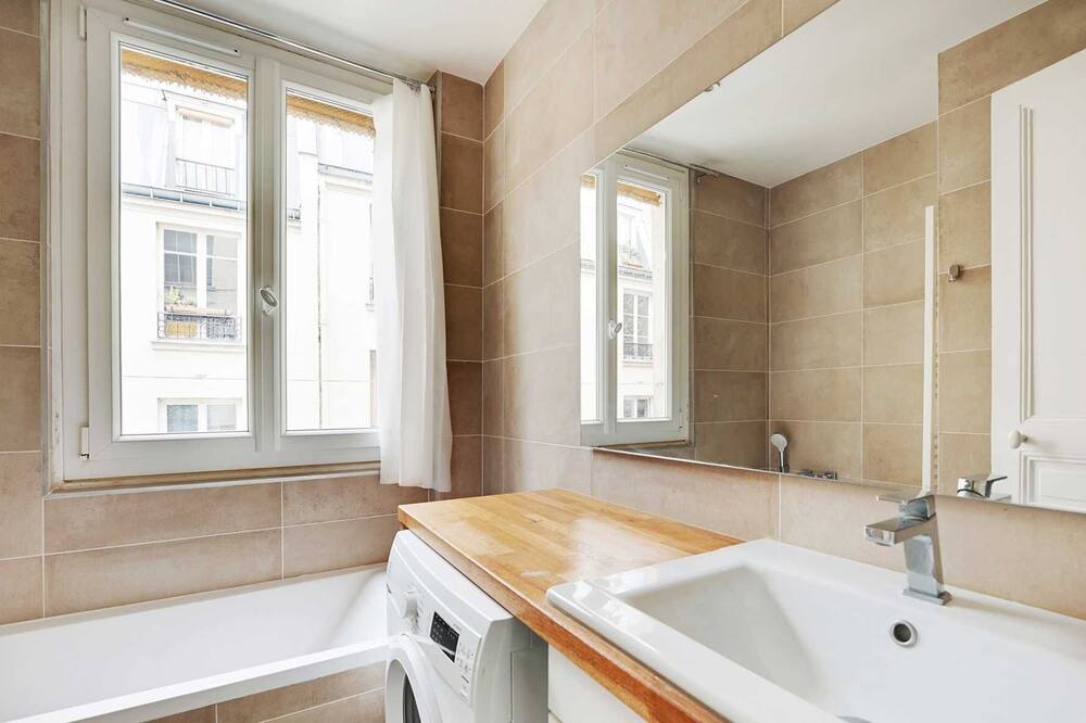 Photo of Bathroom in Clignancourt