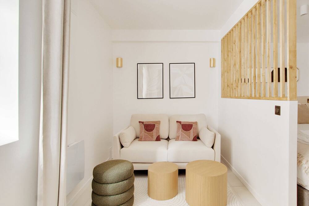 Photo of Livingroom in 16th Arrondissement