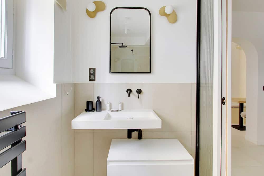 Photo of Bathroom in 16th Arrondissement