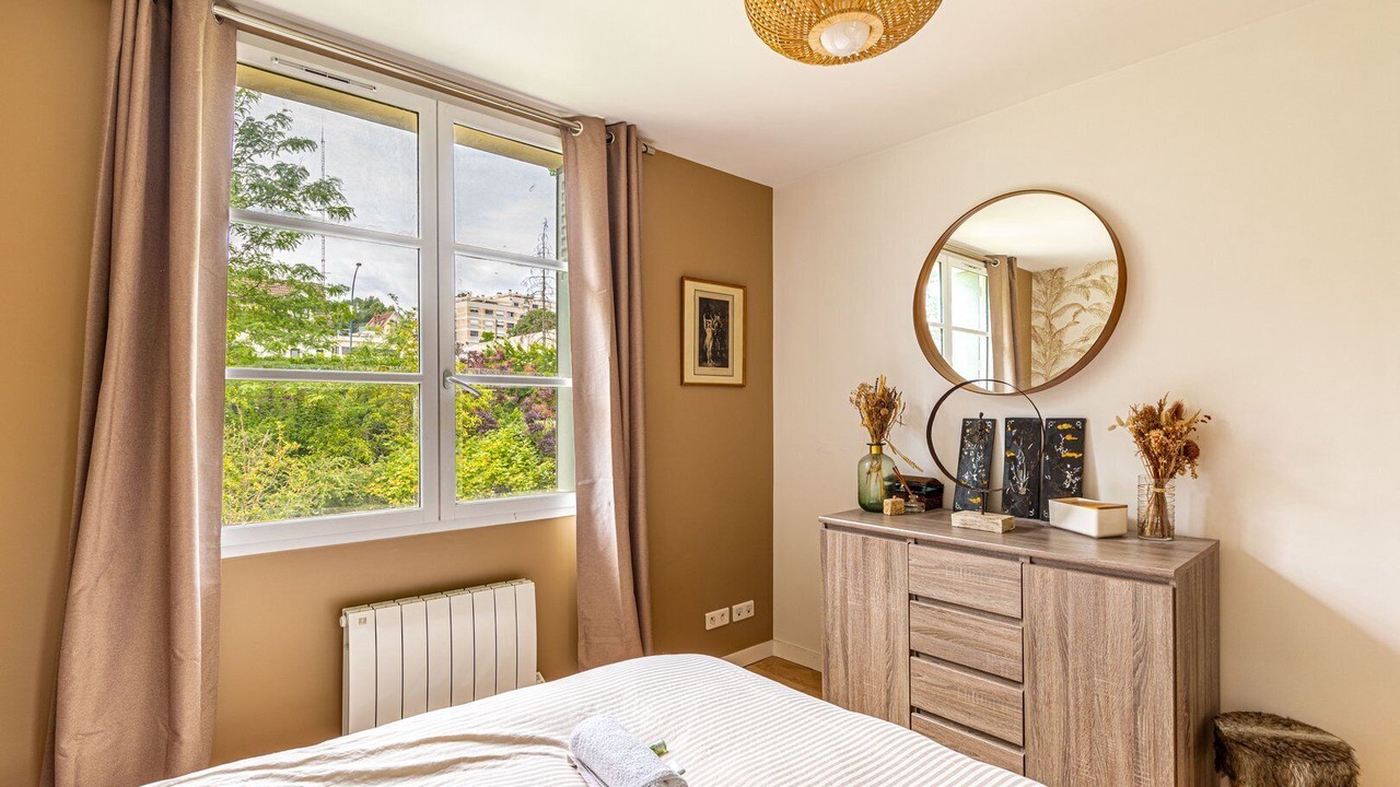 Photo of Bedroom in Garches