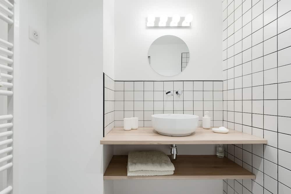 Photo of Bathroom in Arts-et-Metiers