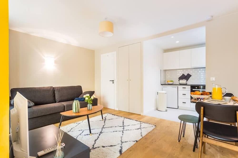 Photo of Livingroom in Arts-et-Metiers