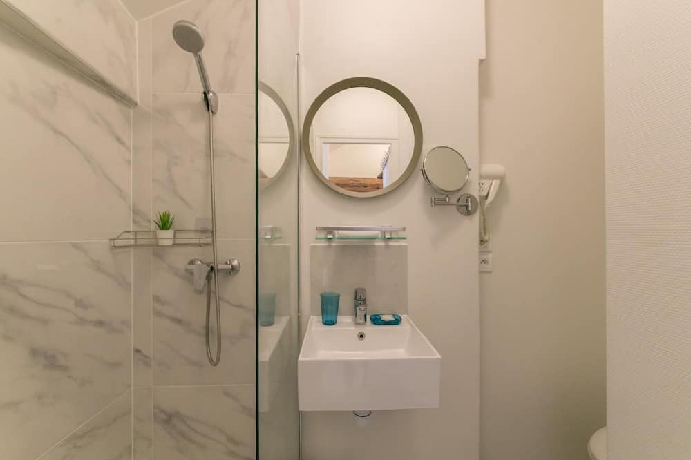 Photo of Bathroom in 9th Arrondissement