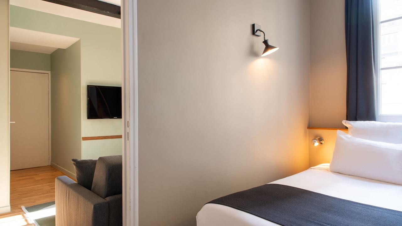 Photo of Bedroom in 14th Arrondissement