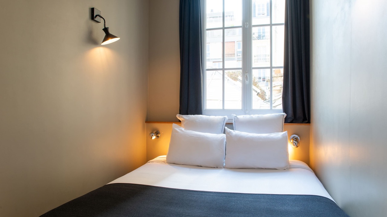 Photo of Bedroom in 14th Arrondissement