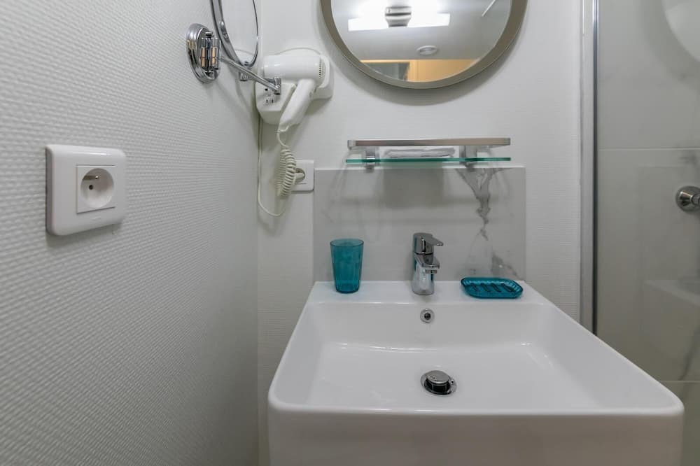 Photo of Bathroom in 9th Arrondissement