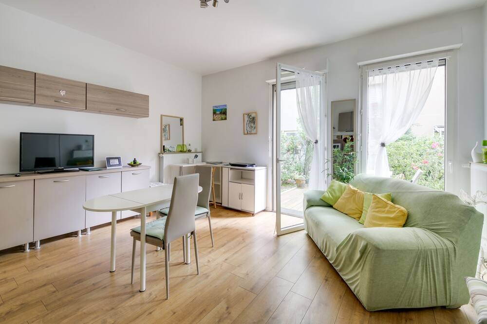 Photo of Livingroom in Arcueil
