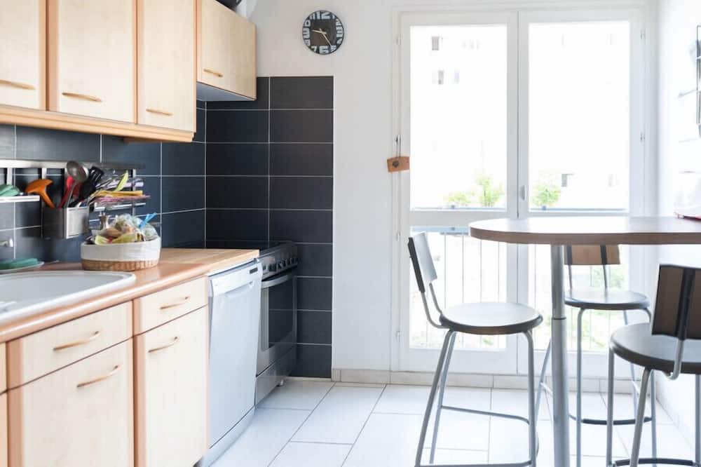 Photo of Kitchen in Combat