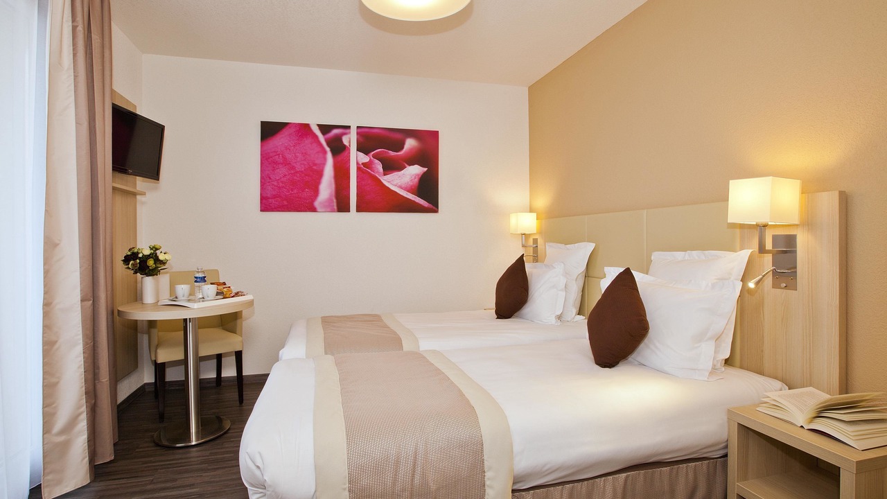 Photo of Bedroom in Neuilly-Plaisance